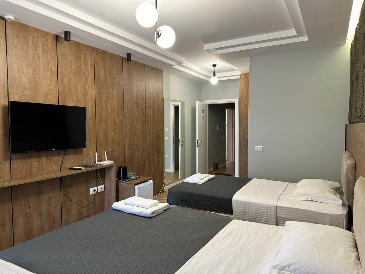 Room 1 - 1